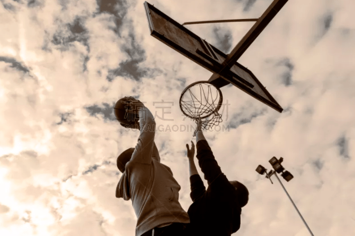 尤尔曼德：多特是欧洲顶级球队；踢曼城是一次极好的学习机会